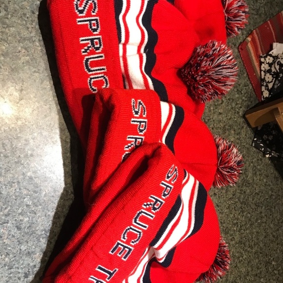 Spruce Tree knit caps - lot of 4 hats - Picture 6 of 6